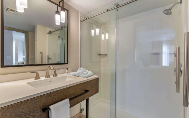 Windmill Suites Surprise - Phoenix, an Ascend Collection Hotel