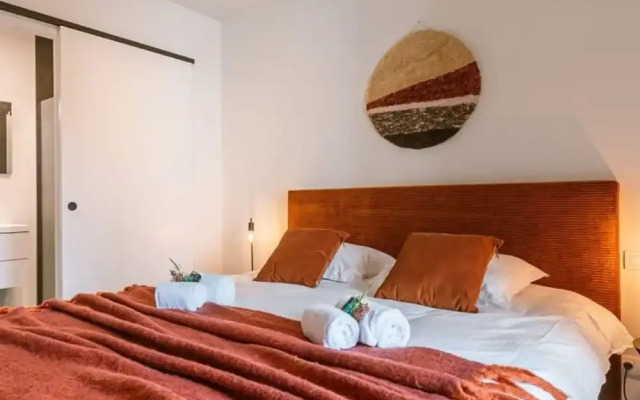 Cozy Apartment a Stone s Throw From the Beach