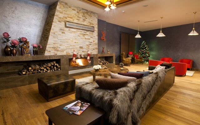 Magna Pivot Hotel - Boutique Class