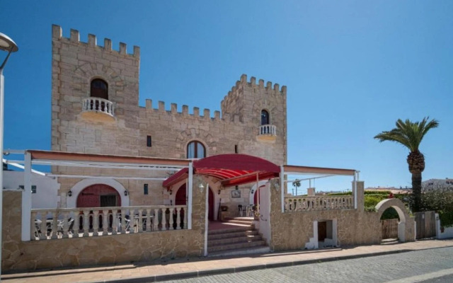Hostal Castell de Lô