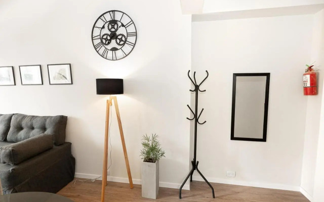 "El Farolito Apartment"