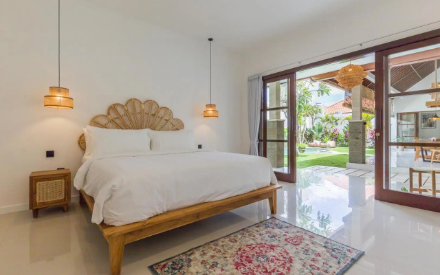 Charming 3 Bedrooms Villa Beach Walking Distance