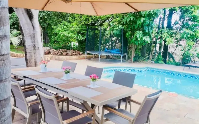 Executive Comfort With Premium Workspace - 2334