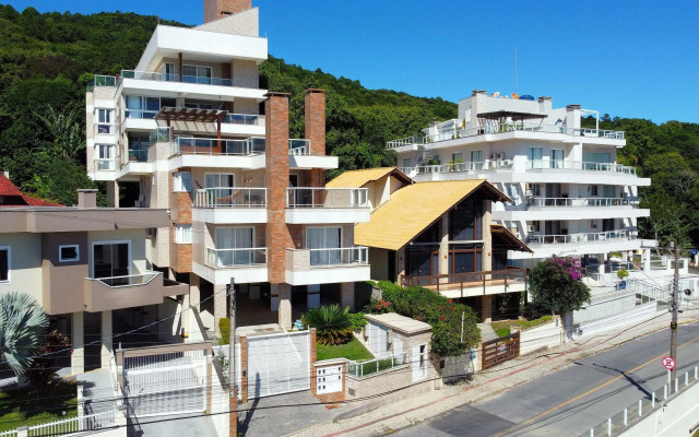 1078 - Apartamento com vista para o mar em Bombinhas