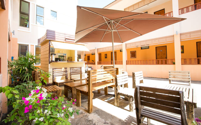 Banlanna Services Apartment