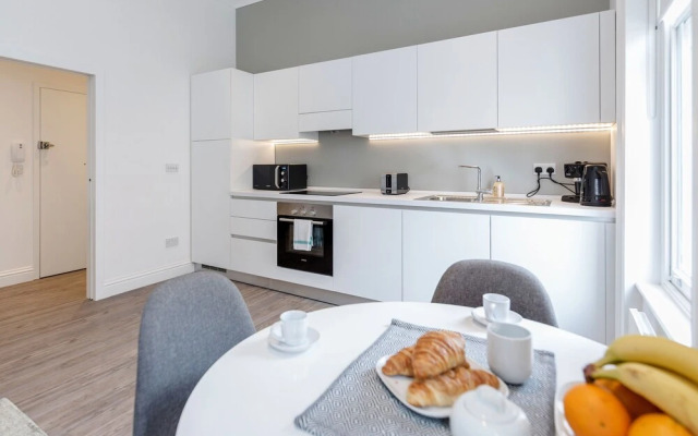 Soho Apartments by BaseToGo
