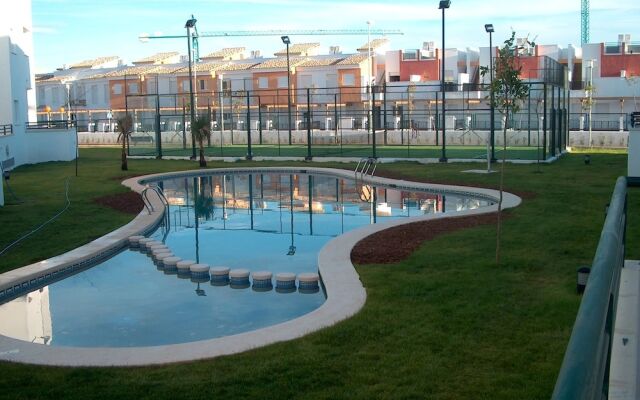 Comfortable Apartment With Washing Machine Near the Sea