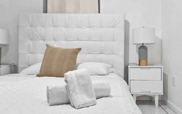 Wynwood Central 2BD Apartment w Parking