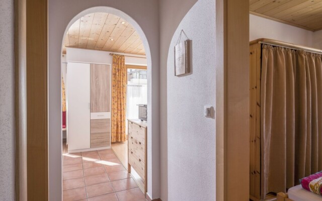 Alluring Apartment With Ski Storage,balcony,heating, Parking