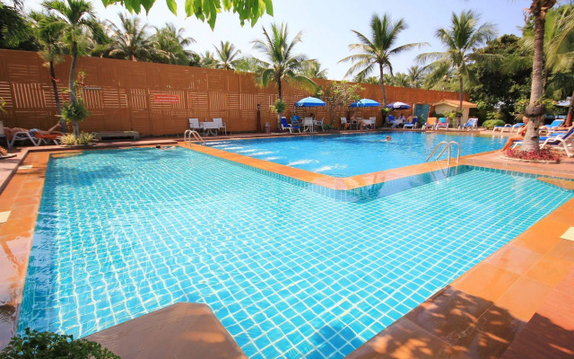 Twin Palms Resort