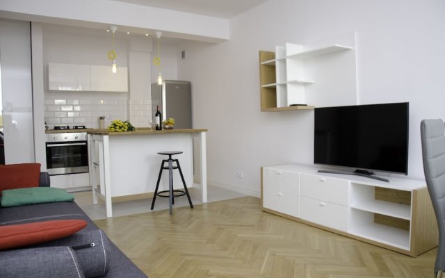 Bizzi LuxHeart of Old Town Apartment