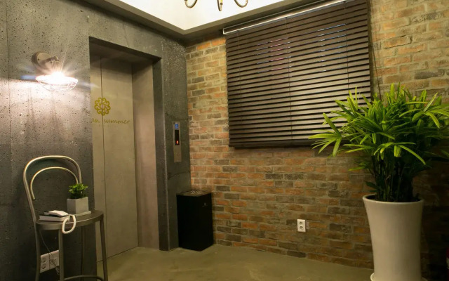 February Hotel Songdo Amnam