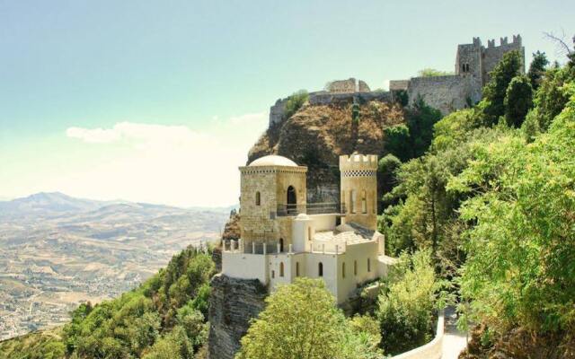 Erice Villa Terrace And Balcony