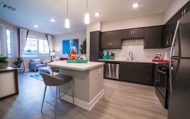 Los Angeles Apartments by Barsala