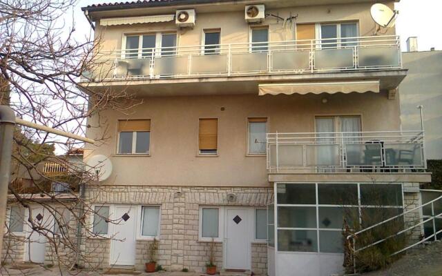 Apartment For Holidays in Pula