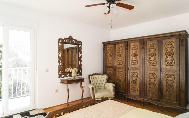 House Villa Oaza