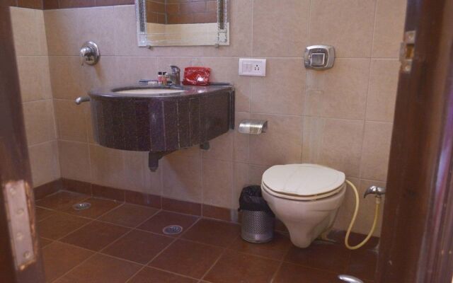 OYO 2680 Hotel Presidency