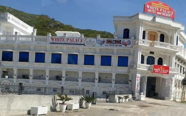 White Palace Hotel & Resort