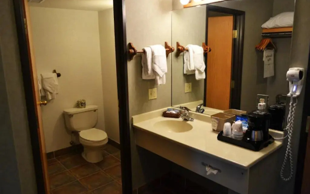 Crooked River Lodge