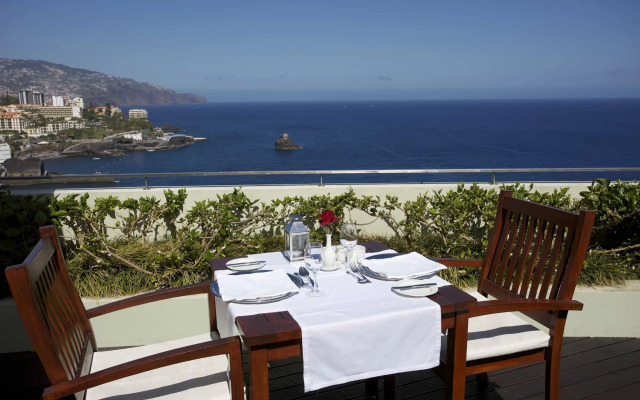 Madeira Regency Cliff