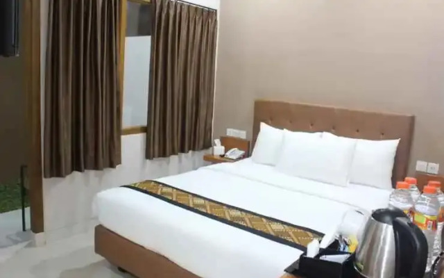 Mr J Suites Hotel Tegal