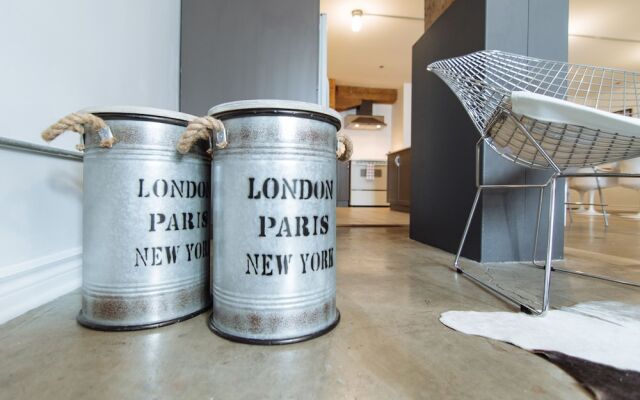 1821 Industrial Loft in Old Port by Nuage
