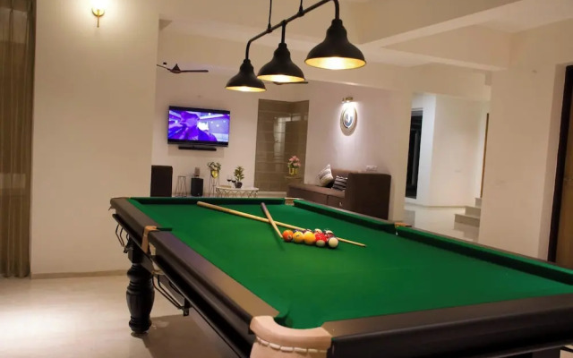 Golfer's Arena by Stayjade