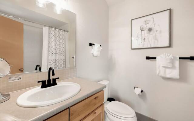 Hip Old Town North Gem! Near Breweries and River!