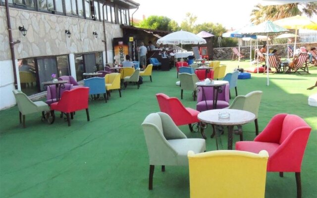 Cunda Beyaz Balina Hotel
