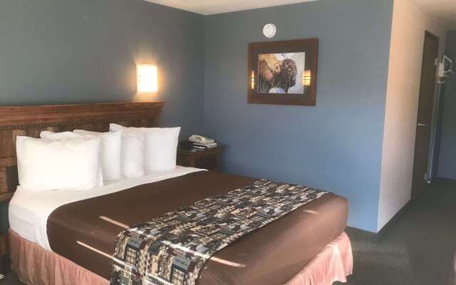 Travelodge by Wyndham Gardiner Yellowstone Park North