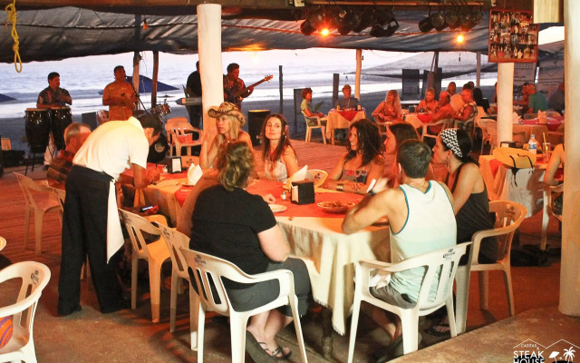 Roberto's Bistro