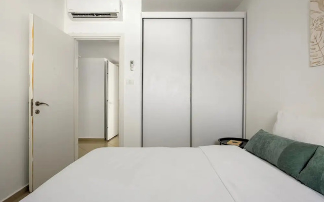 Sea View Beach Penthouse by Sea N' Rent