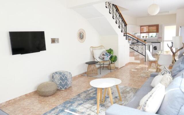 Melanos Residence 2 bdrm townhouse with private pool
