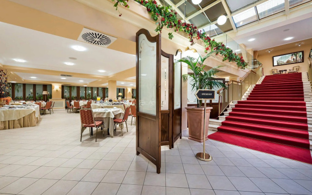 Dioscuri Bay Palace Hotel