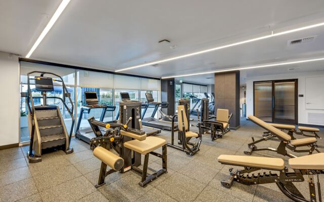 Luxury Apartment in Hollywood