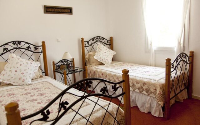 Eleni's Village Suites