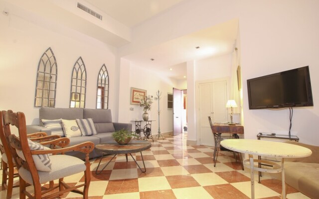 Deluxe apart. Pza de la encarnacion Q5