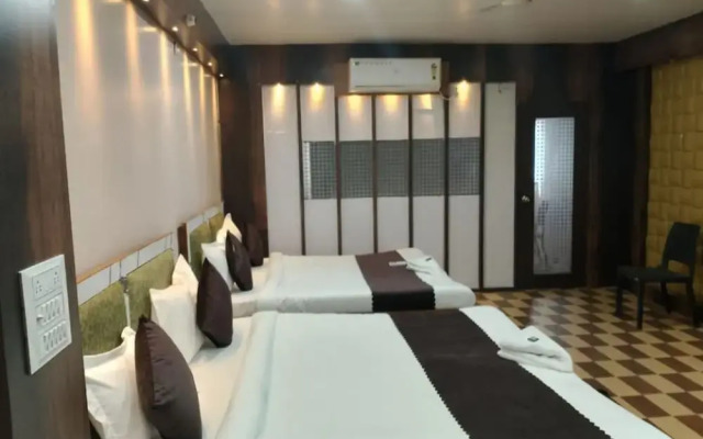 Goroomgo Akay guest house Varanasi