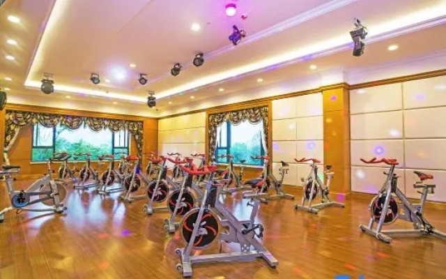 Hong bin Red Lotus Lake Hotel