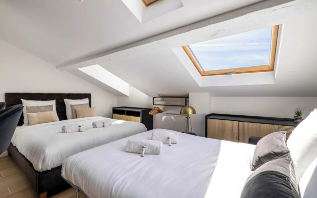 Large Renovated Studio - Bright - 1br/4p