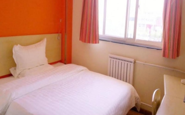 7 Days Inn Baoji Railway Station Branch – Guest Rooms – Baoji