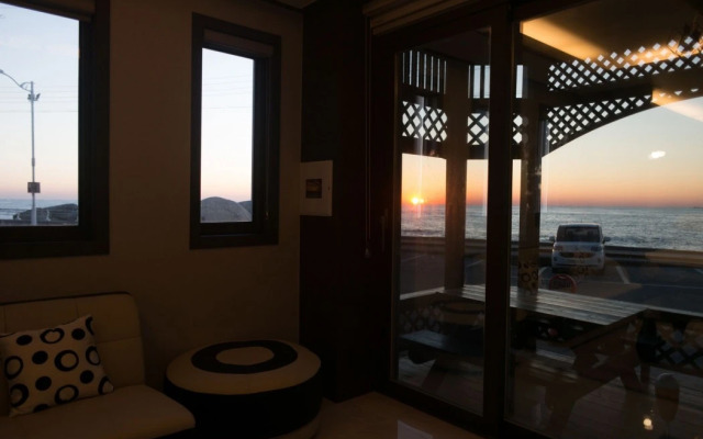 Gangneung White Beach Pension