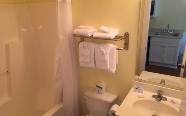 Topsail Shores Inn