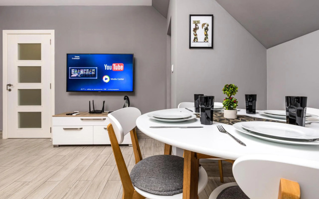 Beautiful 1BD Apartment with a Parking Spot