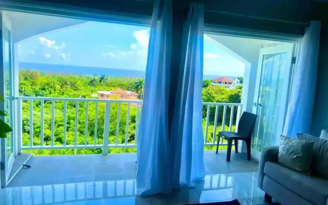 Charming Sea View Town House Chef Driver Optional