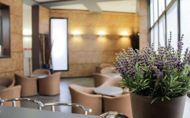 greet hotel Marseille Parc Chanot Velodrome