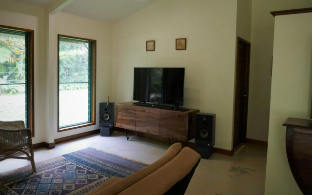 Fanpalm Creek Hideaway