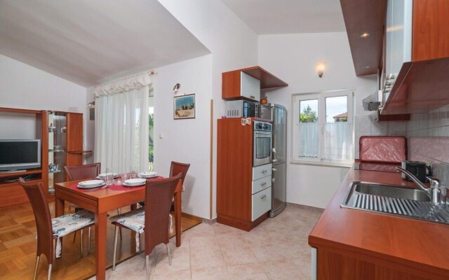 Awesome Home in Kastel Stari With Wifi and 3 Bedrooms