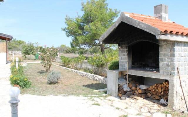 Snjeza - 80 m From Beach - A2 Apartman
