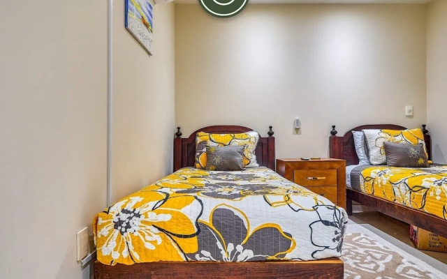 Oceanview 2 BR Condo - Beachclub - Pool - Ocean